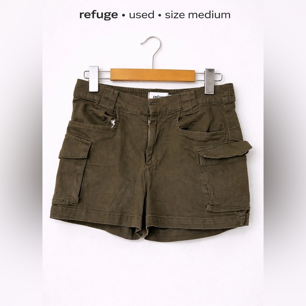 Refuge Khaki Women's Cargo Shorts